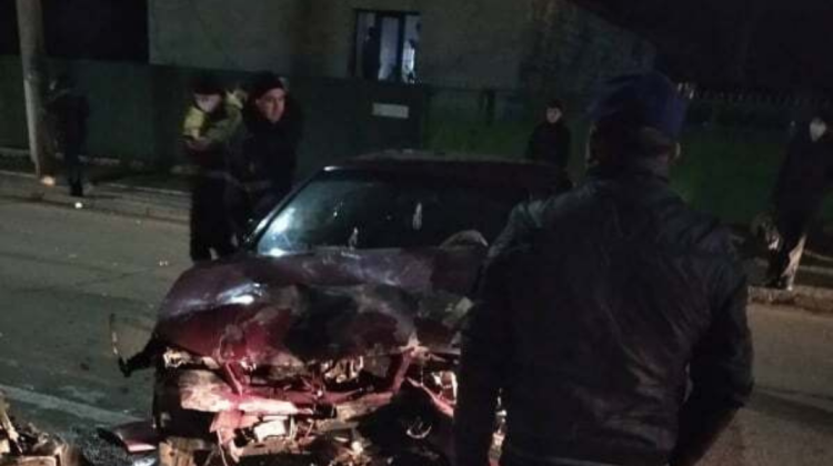 FOTO Accident grav s-a produs la Bălți cu implicarea a trei automobile. Printre victime ar fi și minori