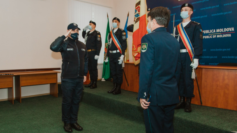 FOTO În pragul sărbătorilor de iarnă, 21 de angajați ai Poliției de Frontieră și-au primit gradele speciale în termen