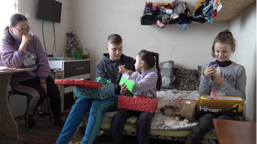 VIDEO Sărăcie și disperare! O mamă cu trei copii vrea să-și vândă o parte din ficat pentru a face față datoriilor