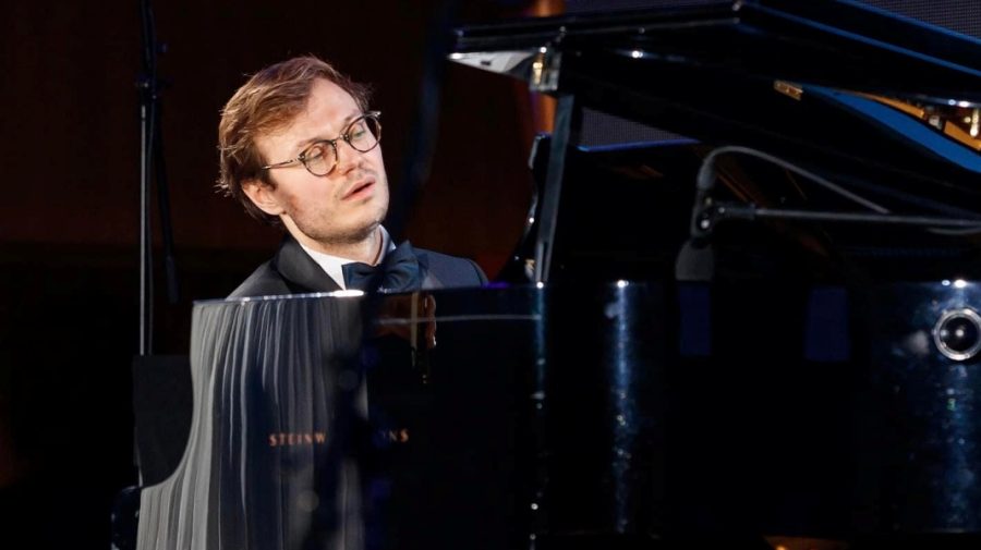 „Pot invita mulți muzicieni, însă când îmi amintesc de pianul de la Orgă, mă iau friguri”. Experiența lui Marcel Lazăr