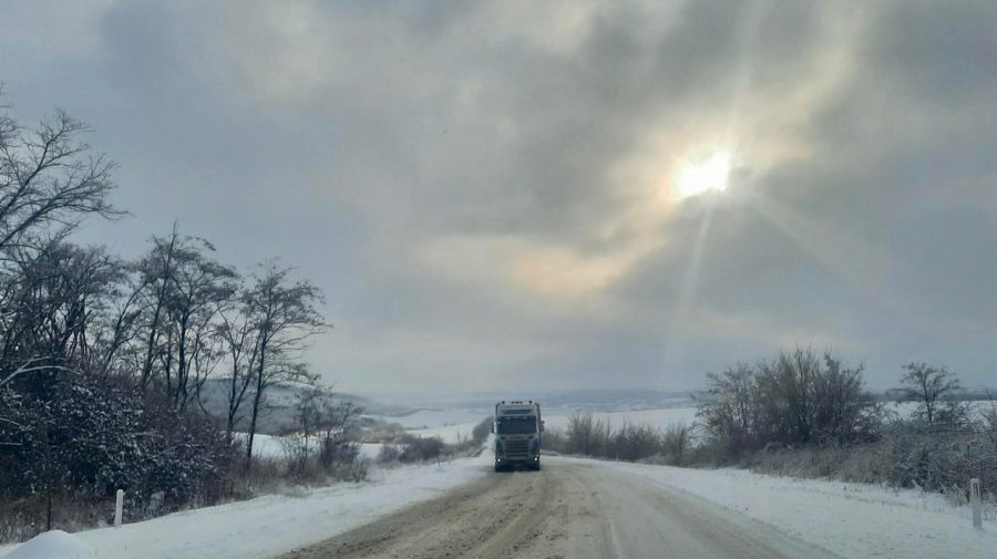 Urgia stăpânește Moldova. Drumarii și salvatorii, în continuare în alertă. Situația drumurilor din țară