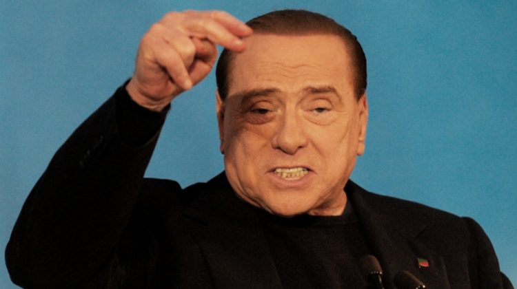 VIDEO Ce știți despre motivare? Berlusconi promite prostituate fotbaliștilor din clubul său, dacă înving AC Milan