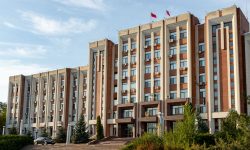 VIDEO Tiraspolul anunță numele moldoveanului care ar fi implicat în atacurile de la comisariatul militar
