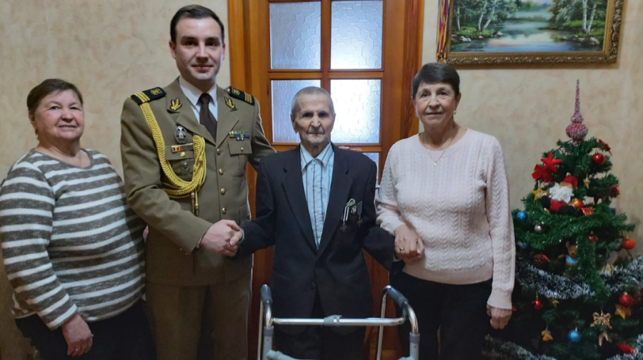 Ambasada României în R. Moldova a organizat o ceremonie pentru un veteran care la 1 ianuarie 2022 va împlini 100 ani