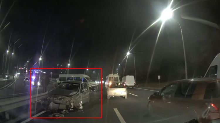 VIDEO Impact violent la intrarea în orașul Ialoveni. A fost implicat și un microbuz de rută