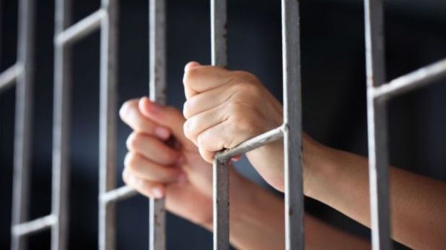 Statul „golește” penitenciarele. Peste 1700 de deținuți vor fi eliberați înainte de termen. Li se vor achita și bani