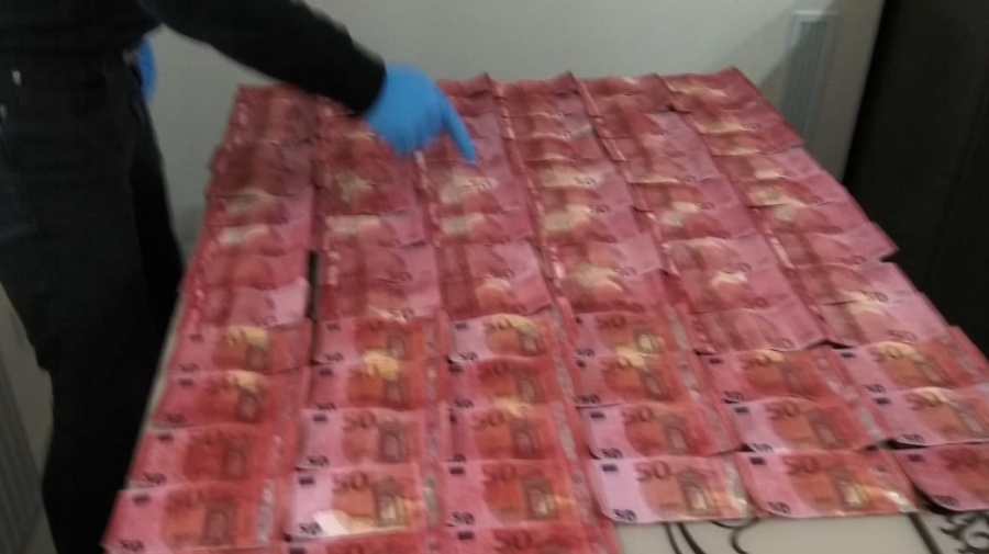 Schemă infracționată cu bani falși, la Bălți. Au fost găsiți mii de euro la domiciliul unui figurant