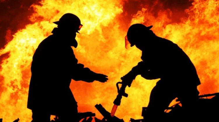 Incendiu fatal în nordul țării. Un pensionar a fost depistat fără suflare în propria casă