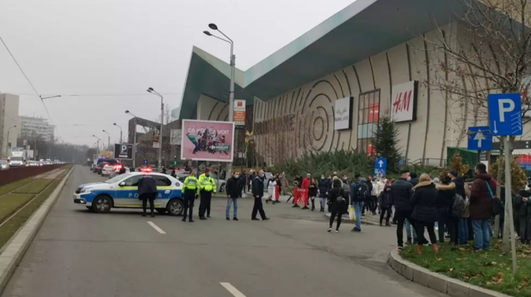 O situație șocantă la vecini! Mesajul trimis poliției despre amenințare cu bombă într-un parc a fost citit după 10 ore 
