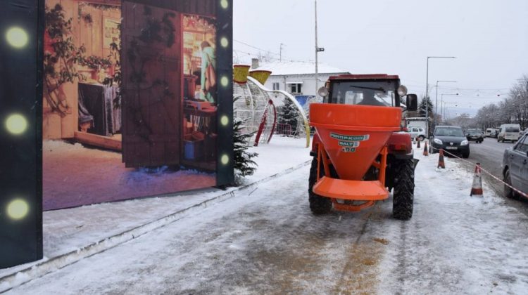 La Orhei se circulă în condiții de iarnă! Drumarii lucrează la capacitate maximă la deszăpezirea drumurilor