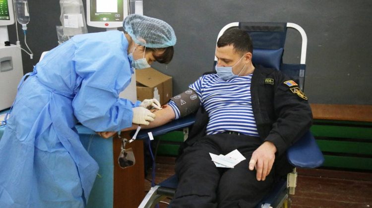 FOTO Donăm sânge şi salvăm vieţi! Zeci de angajați ai BPDS ,,Fulger” au donat sânge și plasmă