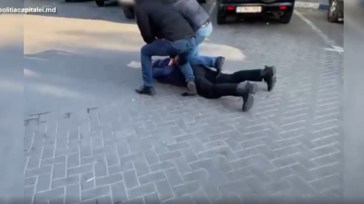 VIDEO Activitatea criminală a unui grup din Capitală, dată peste cap. Locurile unde amplasau drogurile