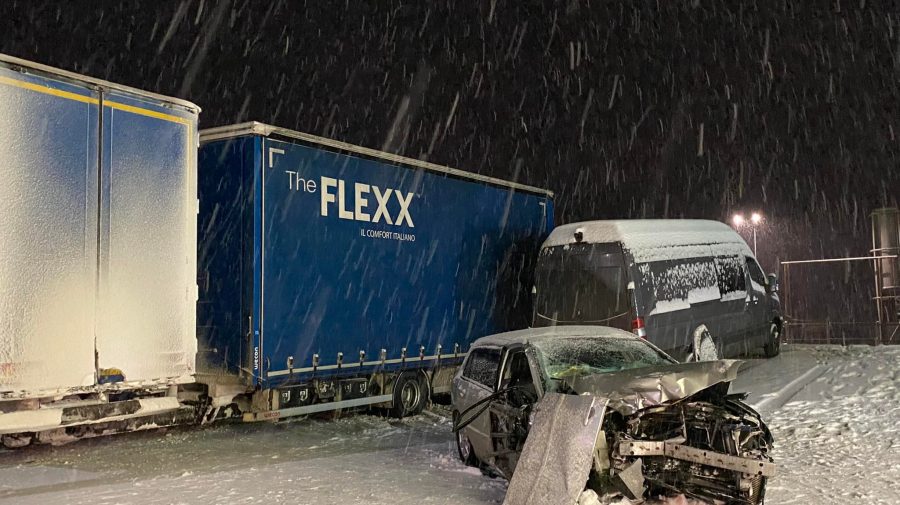 FOTO Accident grav în raionul Ialoveni. O persoană a fost preluată de ambulanță
