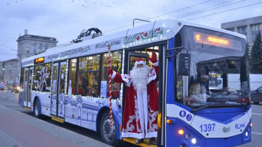 „Curg” solicitările. Ruta troleibuzului turistic din Chișinău a fost completată cu încă o unitate de transport