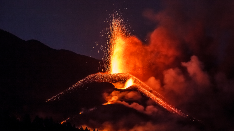 GALERIE FOTO După ce a provocat distrugeri uriașe, erupția vulcanului La Palma a fost declarată încheiată