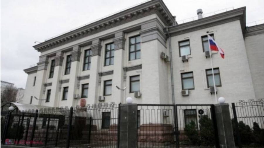 Ambasada Rusiei la Kiev a început evacuarea angajaților misiunii diplomatice. Ucraina a rupt relațiile diplomatice