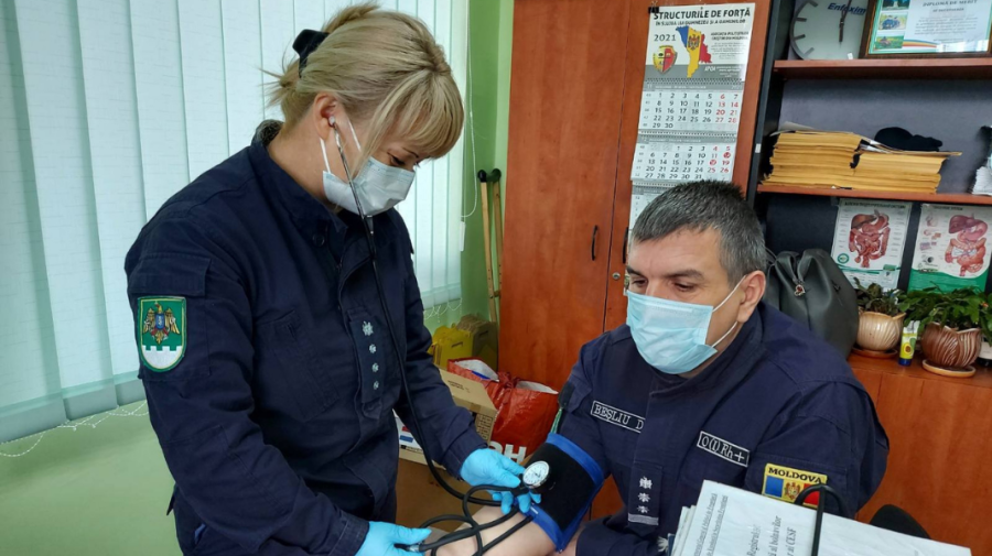 Peste 80% din angajații Poliției de Frontieră s-au vaccinat. Cu ce tipuri de vaccin se pot vaccina în continuare