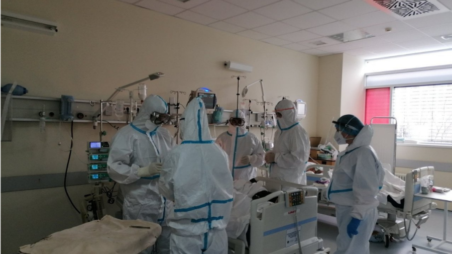 Strigătul medicilor! Azi, în secțiile terapie intensivă Covid-19 au fost internați 33 de pacienți pe cele 33 de paturi