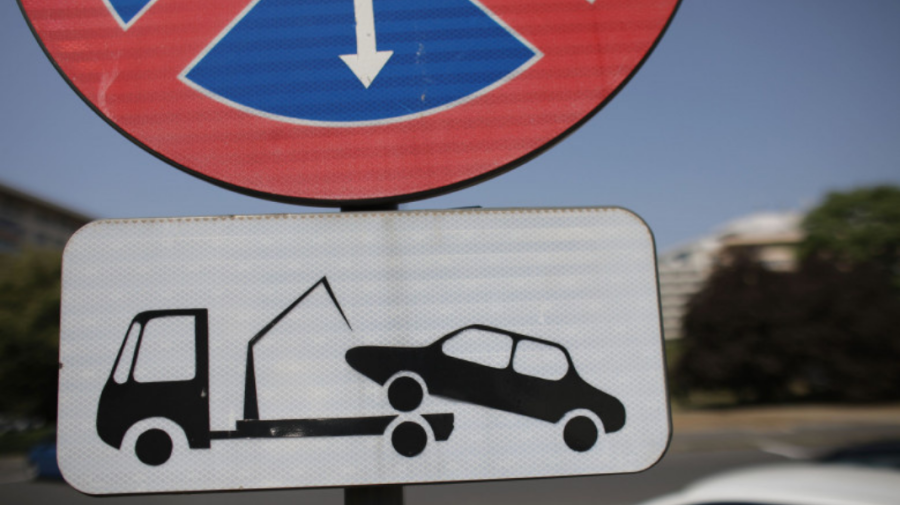 VIDEO Polițiștii luptă cu șoferii iresponsabili! Peste 600 de conducători, sancționați pentru parcarea neregulamentară