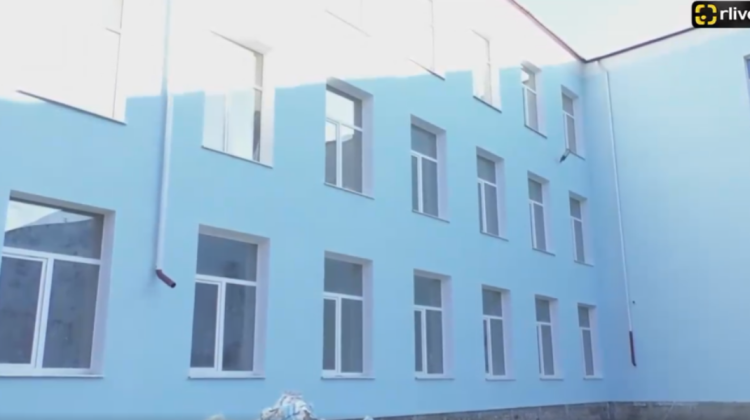 VIDEO Clădirea fostei Școli medii nr.3, în plin proces de reparație capitală! Când va fi dată în exploatare