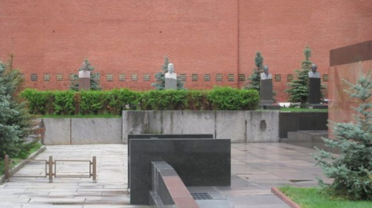 Gata cu Mausoleul lui Lenin din Piața Roșie? Duma de Stat a cerut îndepărtarea cimitirului memorial: Este o blasfemie!