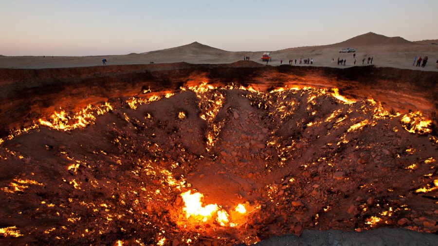 Turkmenistan vrea să închidă Poarta Iadului, un crater de foc vechi de jumătate de secol
