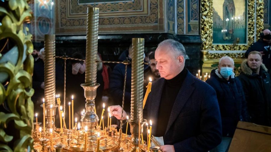 Nici criza energetică, nici miile de cazuri de COVID nu poate destabiliza calendarul ortodox al ex-președintelui Dodon