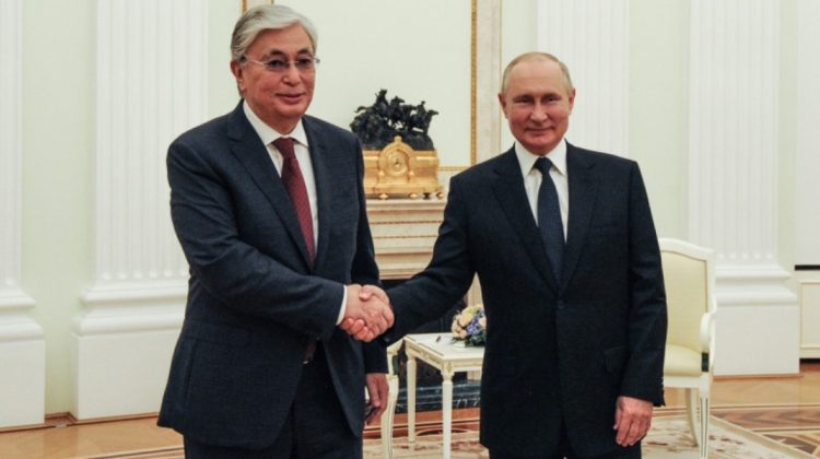 Revoluția kazahă: Preşedintele a cerut ajutorul, în primul rând, Rusiei. De ce Kazahstanul e important pentru Kremlin