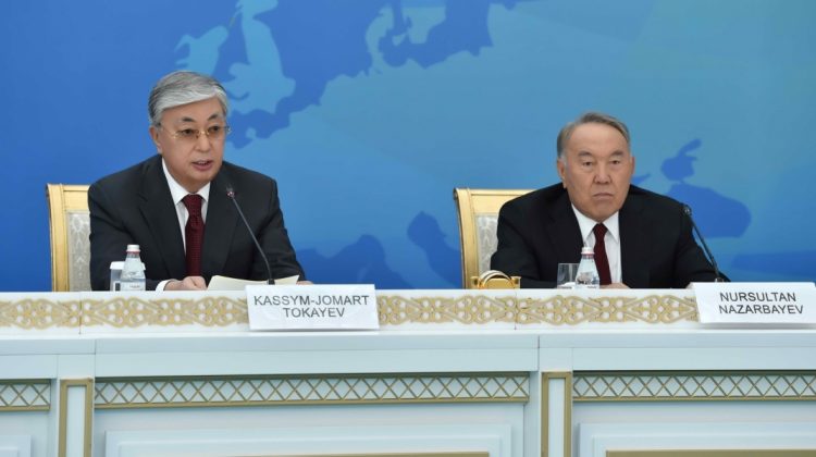 Nazarbaev nu iese în public, dar are intermediari! El ar fi decis să cedeze postul de șef al Consiliului de Securitate