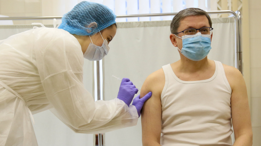 Și-a administrat doza booster. Igor Grosu: „Mergeți să vă vaccinați, luați și rudele sau prietenii cu voi”