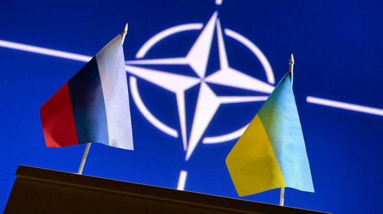 NATO, „în termenii cei mai puternici”, cere Rusiei „să aleagă calea diplomaţiei” în cazul Ucrainei