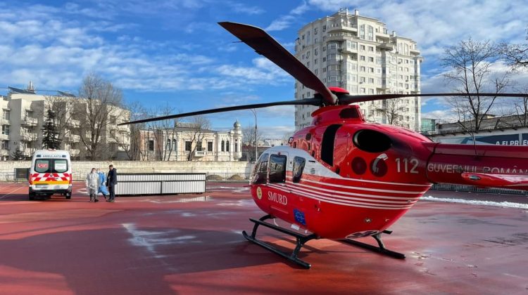 FOTO Un tânăr din Ocnița, transportat de urgență cu un echipaj SMURD. Ce s-a întâmplat