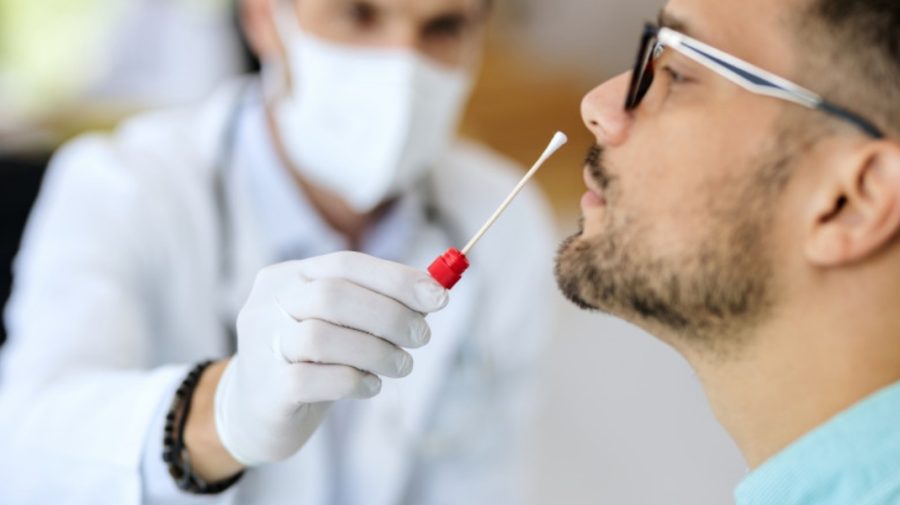 Țara care va cere deja două teste COVID negative la intrare, inclusiv de la cei vaccinați