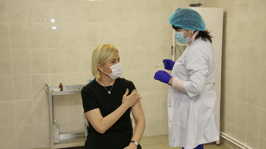 Irina Vlah și-a administrat doza booster! „Singurul instrument eficient împotriva COVID-19 este vaccinarea în masă”