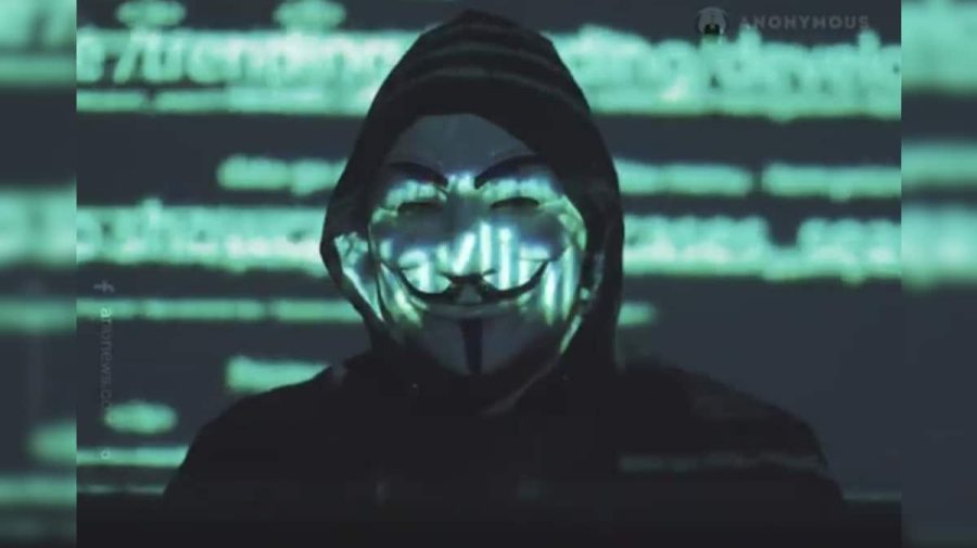 FOTO Autoritățile din Rusia, neputincioase în fața Anonymous! Posturi TV importante de stat, atacate! Ce mesaj afișau