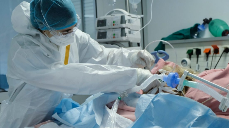 Circa 175 de lucrători medicali, confimați pozitiv cu COVID-19 în ultimele 24 de ore. Câte decese s-au înregistrat