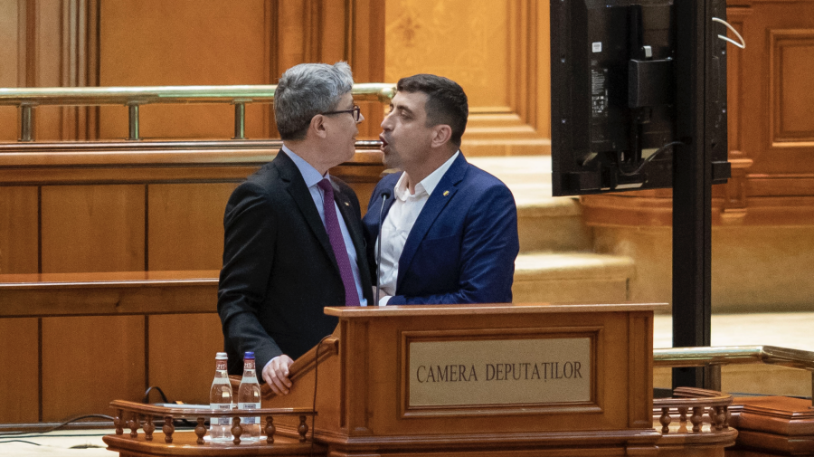 FOTO Liderul AUR George Simion l-a luat de gât pe un ministru în Parlamentul României: „Ești un prost, ești un hoț”
