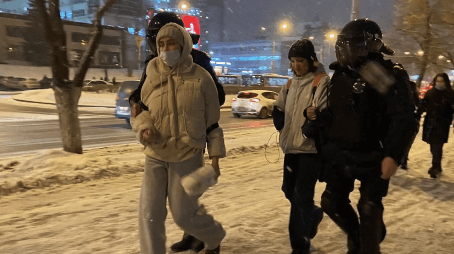VIDEO Rusia reprimă cu violență la Moscova orice manifestare împotriva invaziei Rusiei în Ucraina