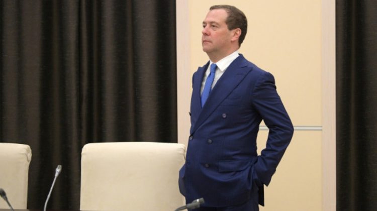 Medvedev și-a aprins paie în cap cu declarația despre „nemernici și nenorociți”. Italia reacționează prima