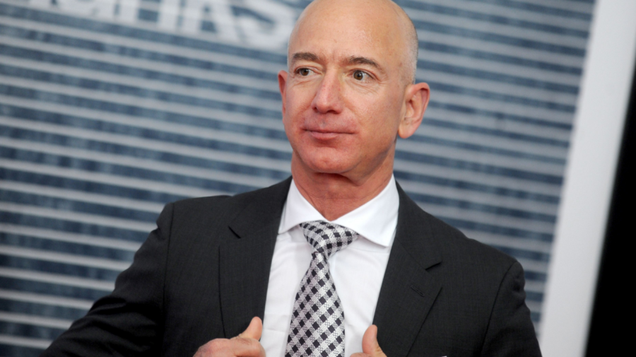 Norocul i-a bătut la ușă lui Bezos! A câștigat 20 de miliarde de dolari în ziua în care Facebook a intrat la apă
