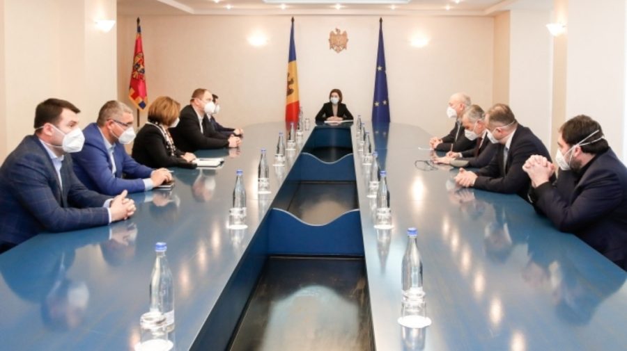 FOTO Usatîi, Costiuc, Plîngău, Chicu, Babuc – la o masă cu Maia Sandu la Președinție. Motivul întrunirii