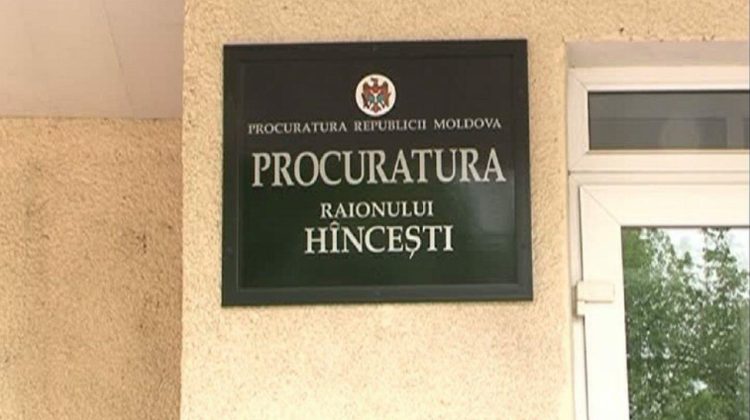 Percheziții la un fost procuror-șef al Procuraturii raionului Hîncești. Ce au găsit oamenii legii