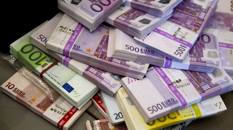 Pe ce au cheltuit moldovenii banii împrumutați de la bănci în luna august