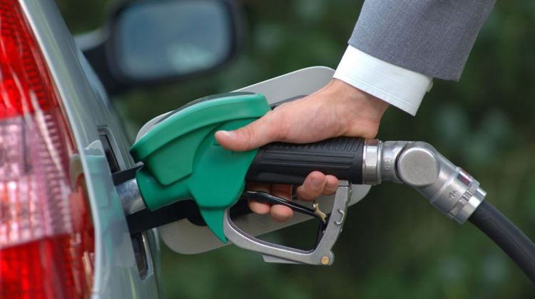 ANRE a afișat prețurile carburanților! Cât vor achita mâine șoferii pentru benzină și motorină