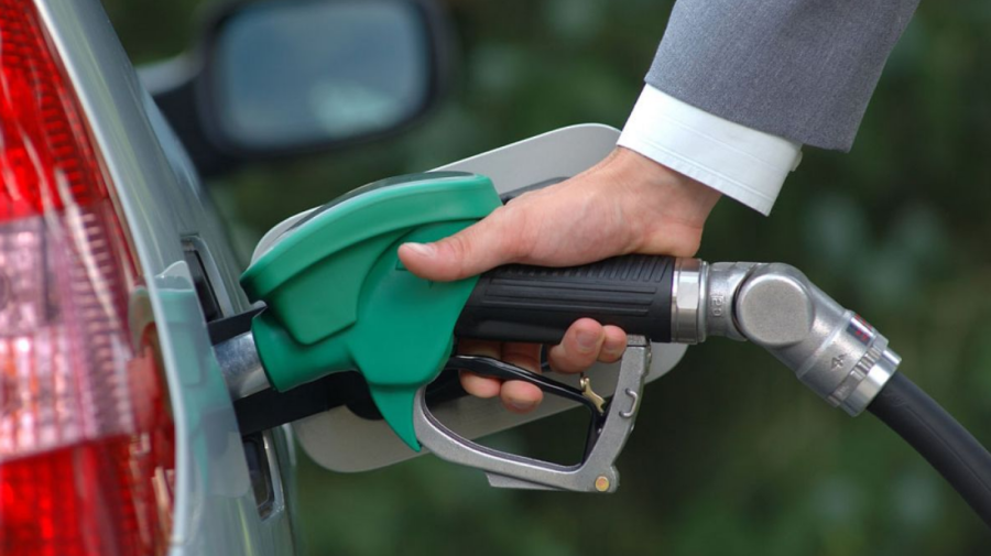 Benzina și motorina, mai ieftine pe zi ce trece! Cât vor costa carburanții pe 2 decembrie