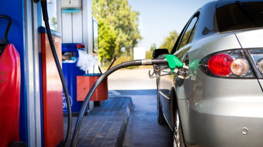 Carburanții, mai scumpi decât ieri și mai ieftini decât poimâine. Cu cât a crescut prețul la benzină și motorină