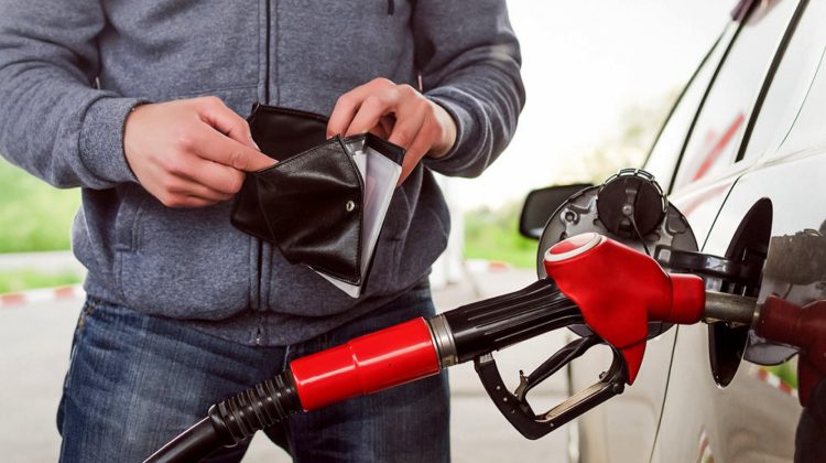 Încă o lovitură pentru șoferi! Prețul benzinei trece pragul de 27 lei, iar motorina se scumpește 31 de bani