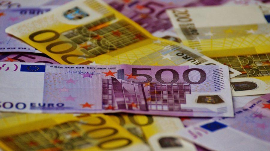 Euro s-a prăbușit! A ajuns la cel mai scăzut nivel din ultimii opt ani