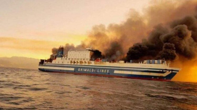 Incendiu de proporții pe un feribot cu 288 de persoane la bord în dreptul insulei Corfu. 11 sunt dați dispăruți