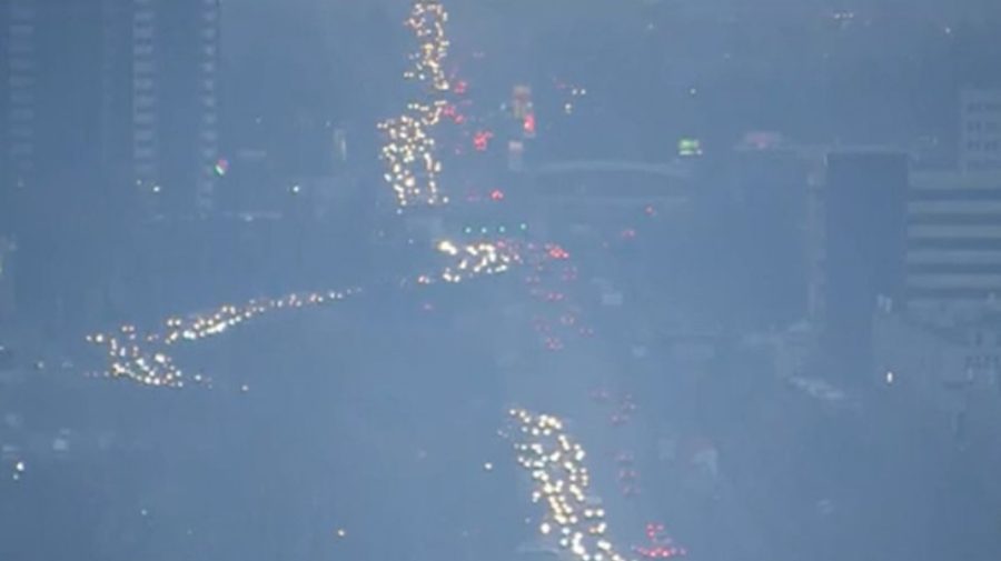 VIDEO Kilometri de ambuteiaje la ieșirea din Kiev, oamenii pleacă în grabă din oraș!